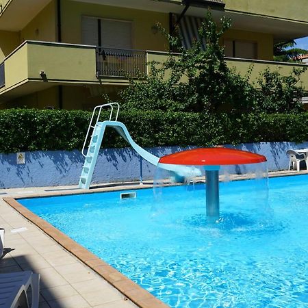 Hotel Albatros Розето-дельи-Абруцци Экстерьер фото