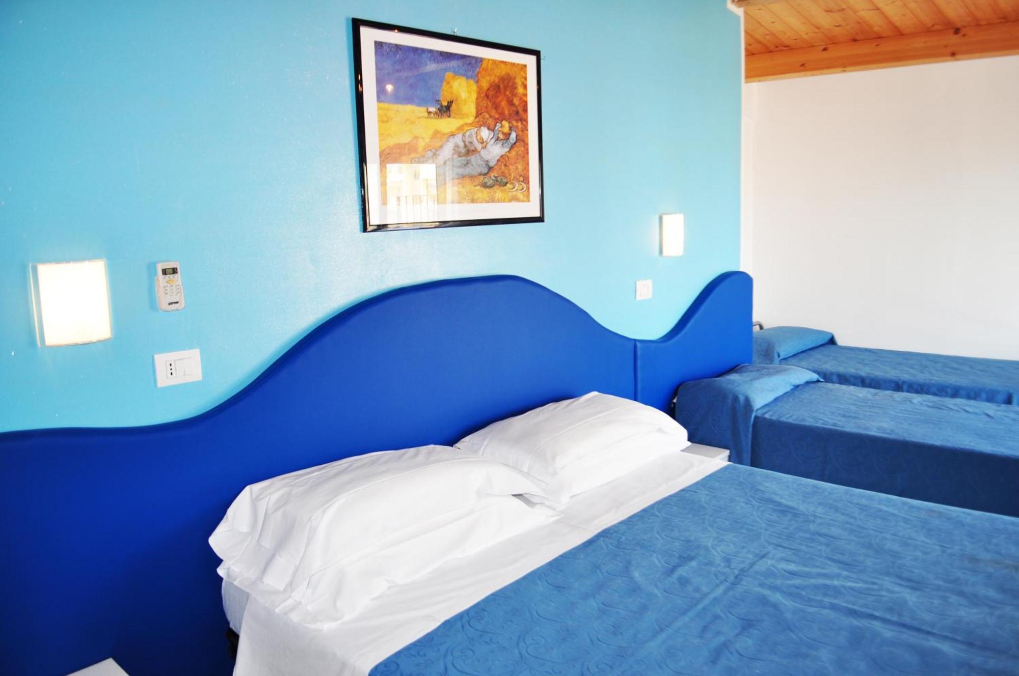 Hotel Albatros Розето-дельи-Абруцци Экстерьер фото